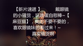 极品双马尾妹子，颜值极高，身材超棒，特别是腹部纹身图案，看一眼瞬间鸡儿硬邦邦，能艹就爽了！ (1)