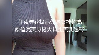 餐厅女厕全景偷拍两位美女服务员发的肥美大鲍鱼