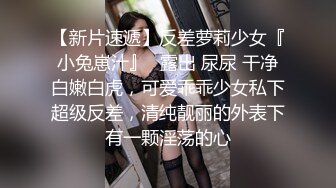 坑爹妹子女子更衣室边走边拍专挑漂亮身材好的妹子换衣服