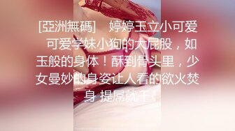 【豹纹装170CM极品美腿外围女】气质不错长发御姐型，扒掉内裤要看小穴，69姿势舔逼怼着镜头，扛起腿怼着骚穴猛操